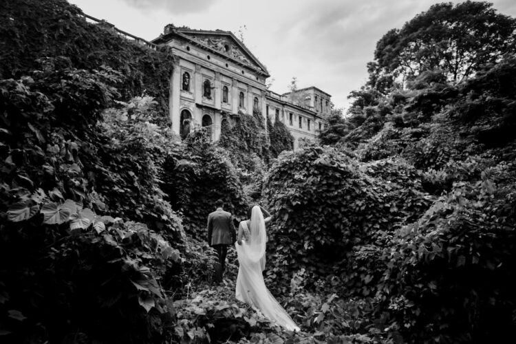 Plener Ślubny - 40 naszych ulubionych zdjęć 73 sesja slubna plener slubny pomysly czarno biale 02